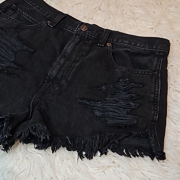 Abercrombie & Fitch Black High Rise Cut off Jean shorts - Picture 2 of 7